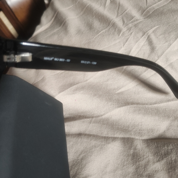 Maui Jim sunglasses - Picture 3 of 3